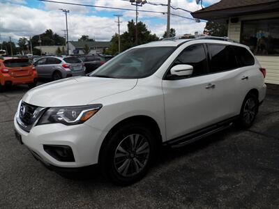 2017 Nissan Pathfinder SL  4x4 - Photo 4 - Mishawaka, IN 46545