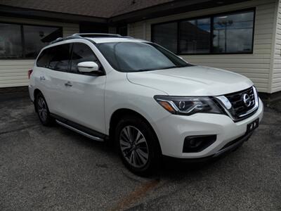 2017 Nissan Pathfinder SL  4x4 - Photo 2 - Mishawaka, IN 46545