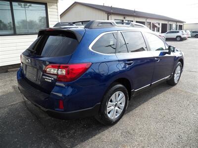 2015 Subaru Outback 2.5i Premium  AWD - Photo 3 - Mishawaka, IN 46545