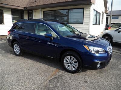 2015 Subaru Outback 2.5i Premium  AWD - Photo 4 - Mishawaka, IN 46545