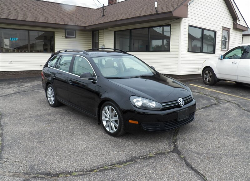 2013 Volkswagen Jetta SportWagen TDI - Photo 1 - Mishawaka, IN 46545