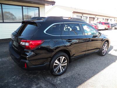 2018 Subaru Outback 3.6R Limited   - Photo 2 - Mishawaka, IN 46545