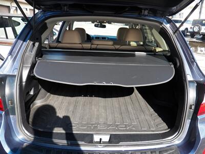 2016 Subaru Outback 3.6R Limited  AWD - Photo 10 - Mishawaka, IN 46545