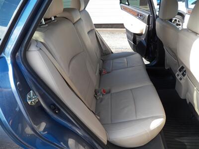 2016 Subaru Outback 3.6R Limited  AWD - Photo 11 - Mishawaka, IN 46545