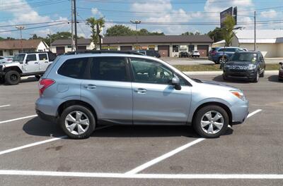 2015 Subaru Forester 2.5i Premium  AWD - Photo 2 - Mishawaka, IN 46545