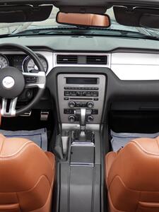 2011 Ford Mustang V6 Premium  Convertable - Photo 24 - Mishawaka, IN 46545