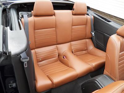 2011 Ford Mustang V6 Premium  Convertable - Photo 20 - Mishawaka, IN 46545