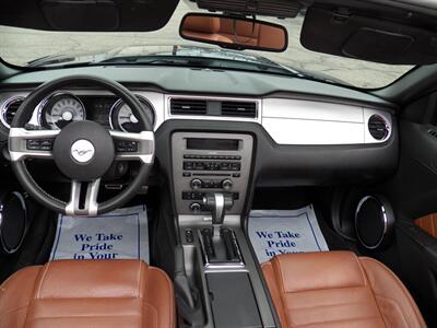 2011 Ford Mustang V6 Premium  Convertable - Photo 23 - Mishawaka, IN 46545