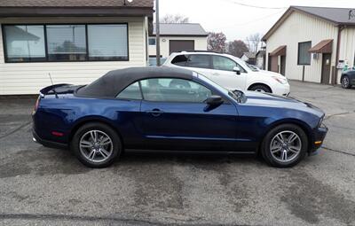 2011 Ford Mustang V6 Premium  Convertable - Photo 3 - Mishawaka, IN 46545