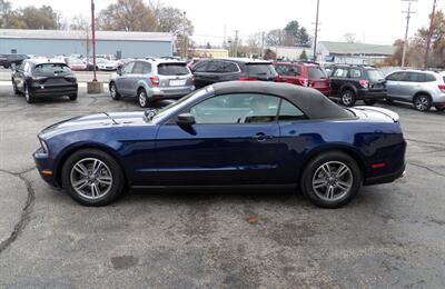 2011 Ford Mustang V6 Premium  Convertable - Photo 7 - Mishawaka, IN 46545
