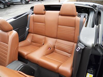2011 Ford Mustang V6 Premium  Convertable - Photo 19 - Mishawaka, IN 46545