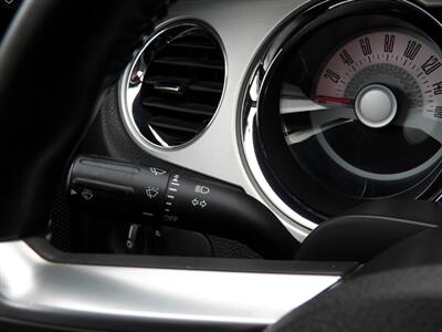 2011 Ford Mustang V6 Premium  Convertable - Photo 33 - Mishawaka, IN 46545