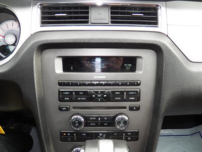 2011 Ford Mustang V6 Premium  Convertable - Photo 25 - Mishawaka, IN 46545