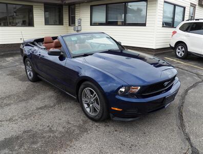 2011 Ford Mustang V6 Premium  Convertable - Photo 11 - Mishawaka, IN 46545