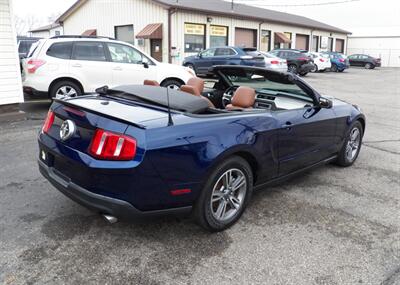 2011 Ford Mustang V6 Premium  Convertable - Photo 13 - Mishawaka, IN 46545