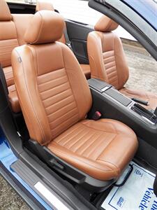 2011 Ford Mustang V6 Premium  Convertable - Photo 21 - Mishawaka, IN 46545