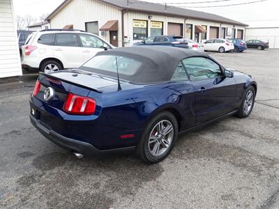 2011 Ford Mustang V6 Premium  Convertable - Photo 4 - Mishawaka, IN 46545