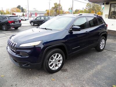 2015 Jeep Cherokee Latitude  4x4 - Photo 5 - Mishawaka, IN 46545
