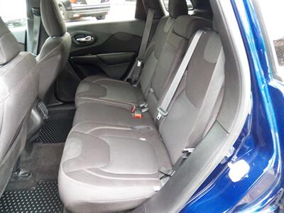 2015 Jeep Cherokee Latitude  4x4 - Photo 9 - Mishawaka, IN 46545