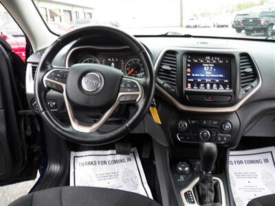 2015 Jeep Cherokee Latitude  4x4 - Photo 14 - Mishawaka, IN 46545