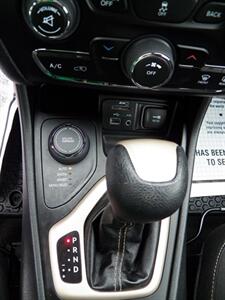 2015 Jeep Cherokee Latitude  4x4 - Photo 18 - Mishawaka, IN 46545