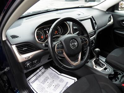 2015 Jeep Cherokee Latitude  4x4 - Photo 7 - Mishawaka, IN 46545