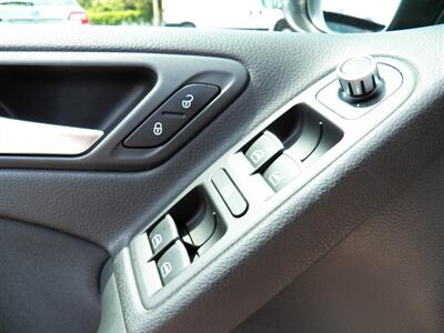 2013 Volkswagen GTI   - Photo 22 - Mishawaka, IN 46545