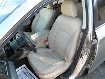 2018 Subaru Outback 2.5i Premium  AWD - Photo 10 - Mishawaka, IN 46545