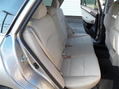 2018 Subaru Outback 2.5i Premium  AWD - Photo 16 - Mishawaka, IN 46545