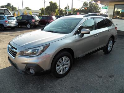 2018 Subaru Outback 2.5i Premium  AWD - Photo 5 - Mishawaka, IN 46545