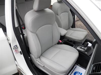 2016 Subaru Forester 2.5i Premium  AWD - Photo 13 - Mishawaka, IN 46545