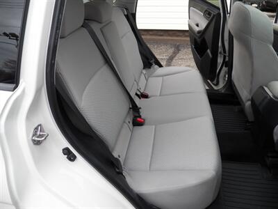 2016 Subaru Forester 2.5i Premium  AWD - Photo 12 - Mishawaka, IN 46545