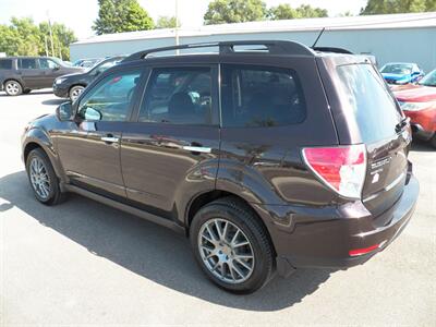 2013 Subaru Forester 2.5X Premium  AWD - Photo 4 - Mishawaka, IN 46545