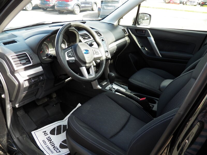 2018 Subaru Forester 2.5i Premium AWD - Photo 8 - Mishawaka, IN 46545