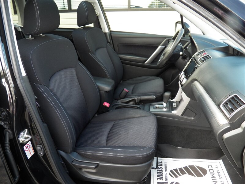 2018 Subaru Forester 2.5i Premium AWD - Photo 12 - Mishawaka, IN 46545