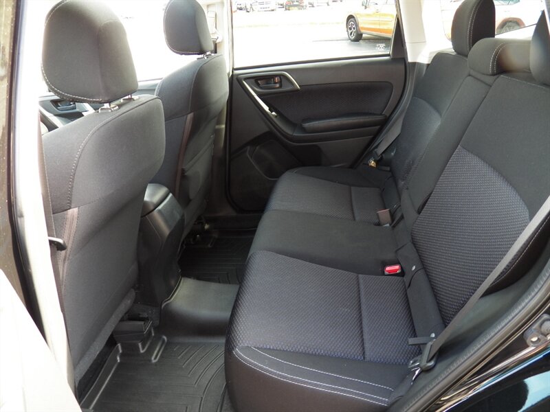 2018 Subaru Forester 2.5i Premium AWD - Photo 9 - Mishawaka, IN 46545