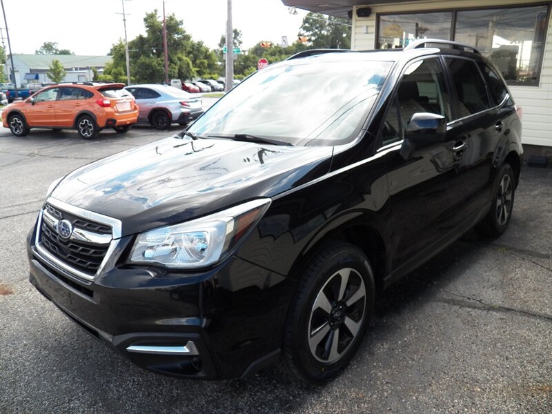 2018 Subaru Forester 2.5i Premium AWD - Photo 2 - Mishawaka, IN 46545