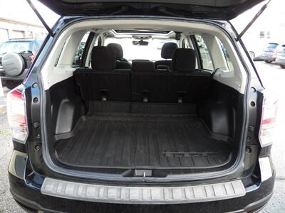 2018 Subaru Forester 2.5i Premium AWD - Photo 10 - Mishawaka, IN 46545