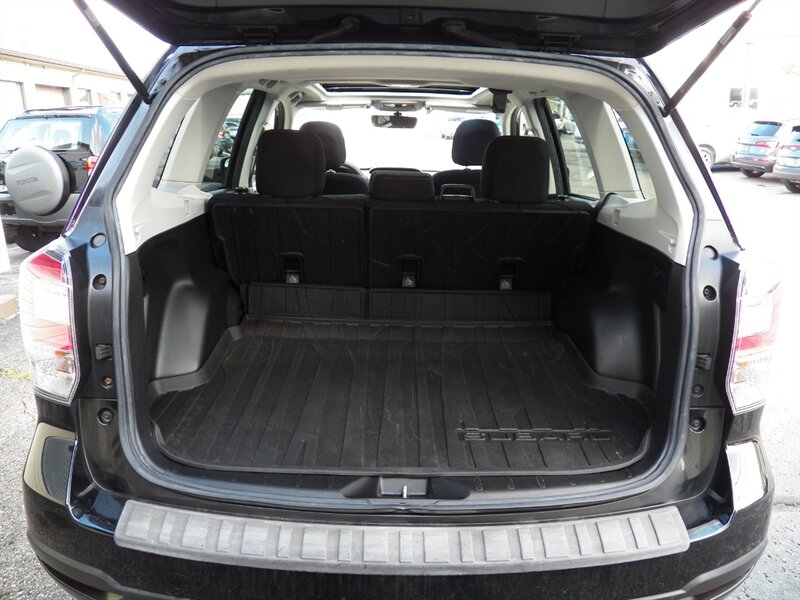 2018 Subaru Forester 2.5i Premium AWD - Photo 10 - Mishawaka, IN 46545