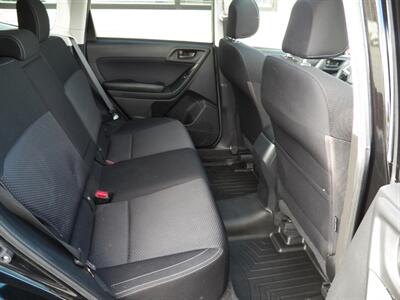 2018 Subaru Forester 2.5i Premium AWD - Photo 11 - Mishawaka, IN 46545