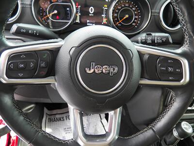 2018 Jeep Wrangler Unlimited Sahara  4x4 - Photo 19 - Mishawaka, IN 46545