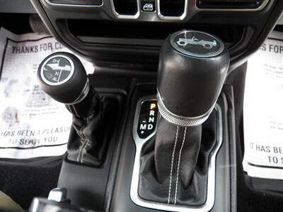 2018 Jeep Wrangler Unlimited Sahara  4x4 - Photo 16 - Mishawaka, IN 46545