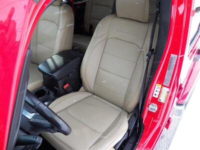 2018 Jeep Wrangler Unlimited Sahara  4x4 - Photo 8 - Mishawaka, IN 46545