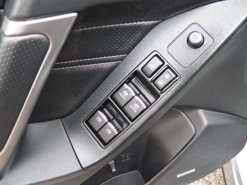 2017 Subaru Forester 2.5i Touring AWD - Photo 18 - Mishawaka, IN 46545