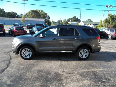 2018 Ford Explorer XLT   - Photo 3 - Mishawaka, IN 46545