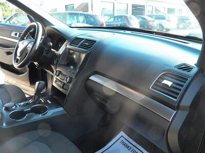 2018 Ford Explorer XLT   - Photo 14 - Mishawaka, IN 46545