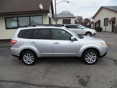 2011 Subaru Forester 2.5X Premium AWD - Photo 2 - Mishawaka, IN 46545