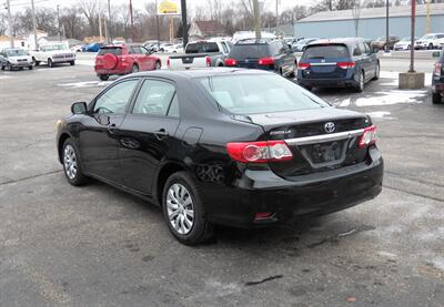 2012 Toyota Corolla LE   - Photo 5 - Mishawaka, IN 46545