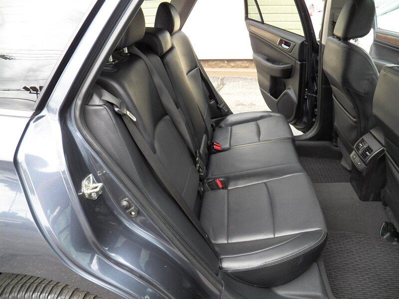 2017 Subaru Outback 2.5i Limited photo 10