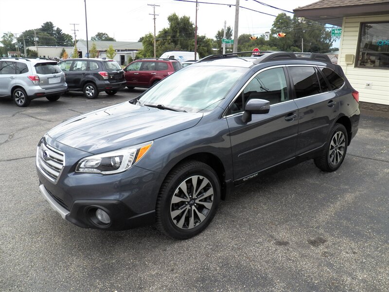 2017 Subaru Outback 2.5i Limited photo 2